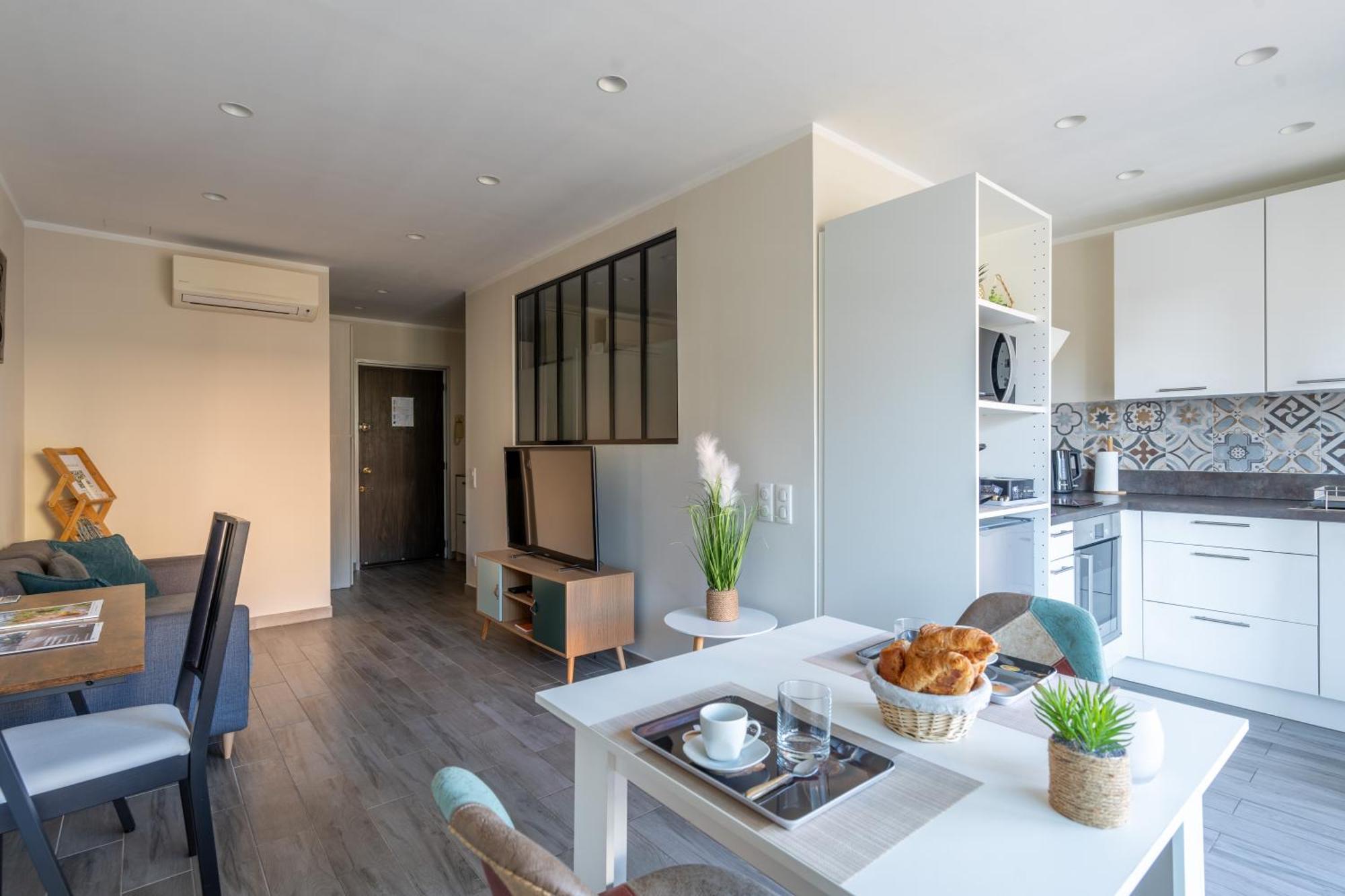 Fabuleux Appartement 2 Personnes Au Coeur De Menton, Climatise Et Proche Gares Routiere Et Sncf Eksteriør bilde