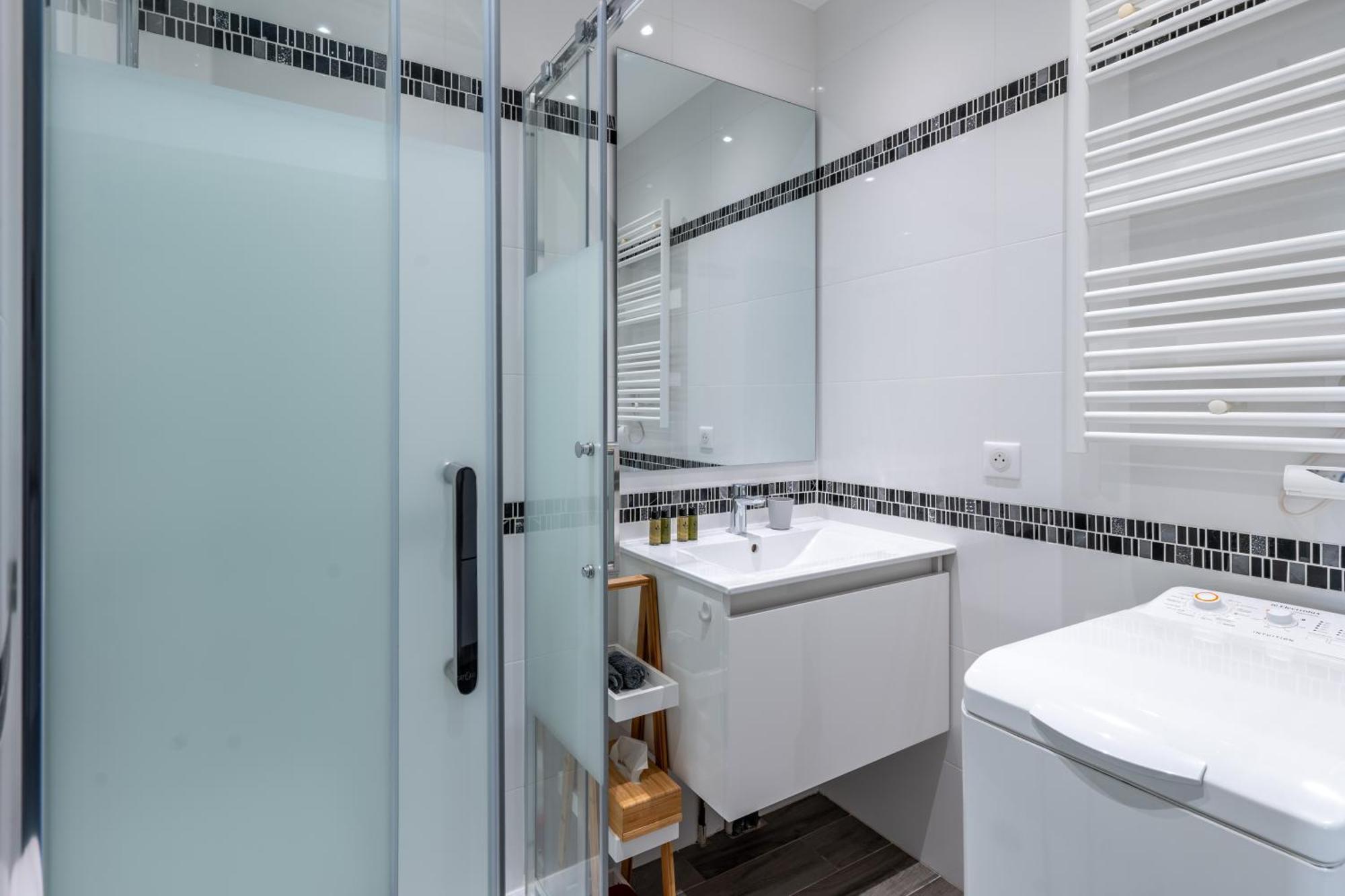 Fabuleux Appartement 2 Personnes Au Coeur De Menton, Climatise Et Proche Gares Routiere Et Sncf Eksteriør bilde